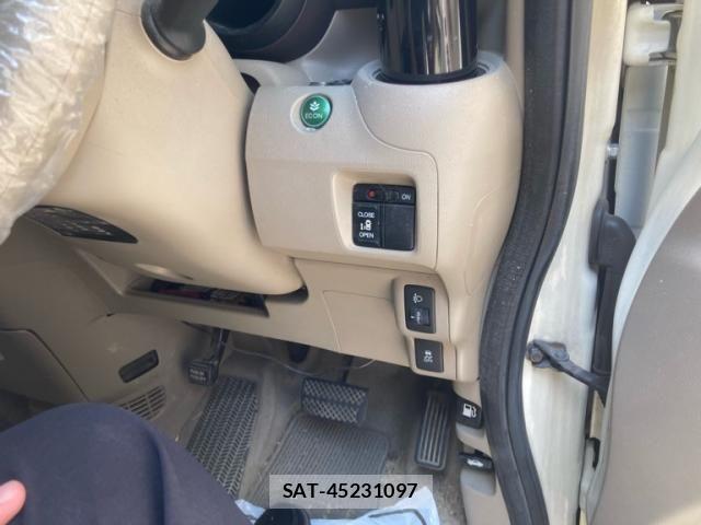 Honda N BOX 2012-10 8246072-15