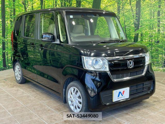 Honda N BOX 2018-03 8246058-15