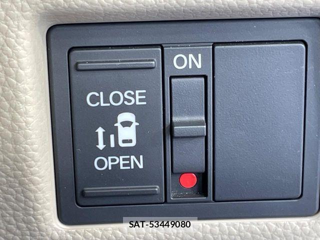 Honda N BOX 2018-03 8246058-6
