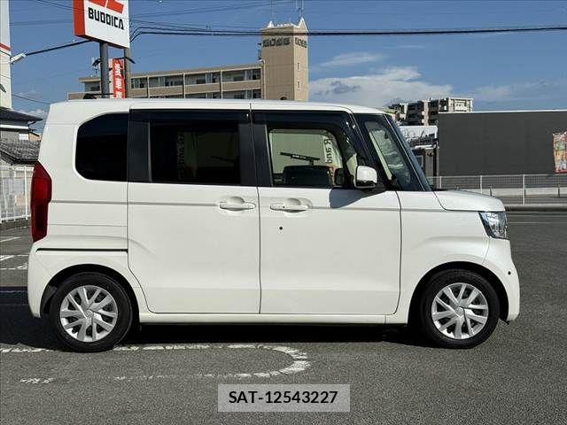 Honda N BOX 2021-06 8246054-11