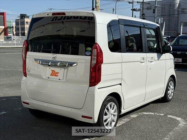 Honda N BOX 2021-06 8246054-12