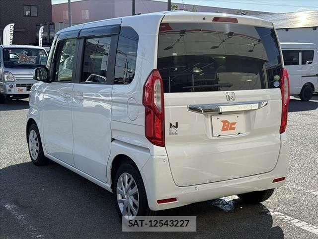Honda N BOX 2021-06 8246054-14