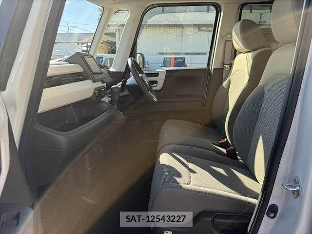 Honda N BOX 2021-06 8246054-16