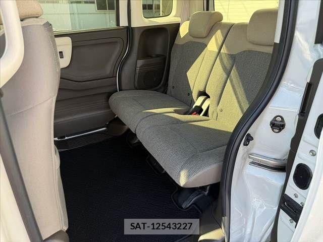 Honda N BOX 2021-06 8246054-18