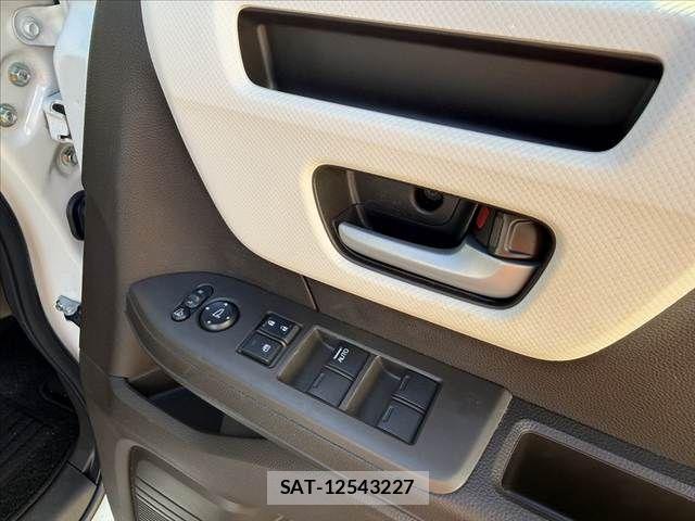 Honda N BOX 2021-06 8246054-21