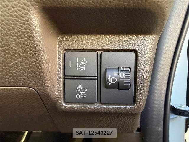 Honda N BOX 2021-06 8246054-27