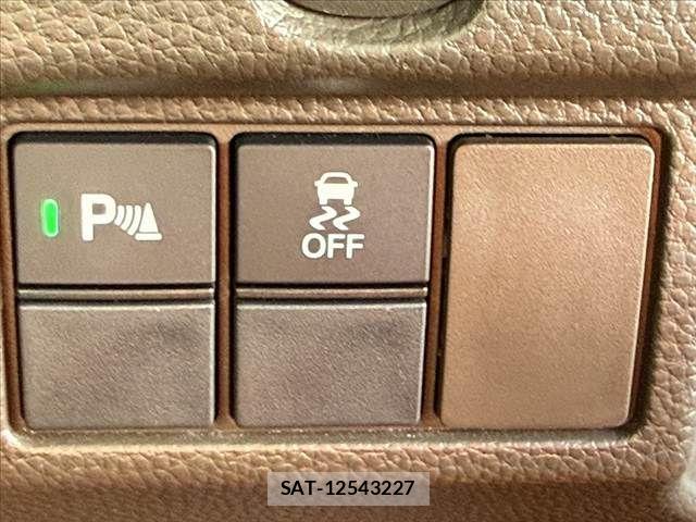 Honda N BOX 2021-06 8246054-28