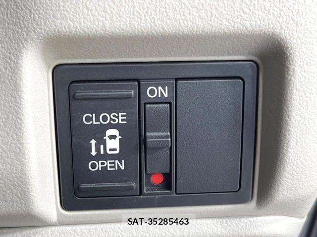 Honda N BOX 2023-12 8246028-4