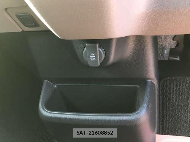 Honda N BOX 2025-07 8246029-23