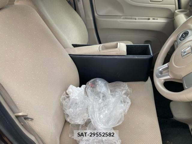Honda N BOX 2013-01 8246068-12