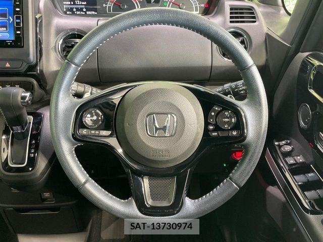 Honda N BOX 2023-09 8246025-10