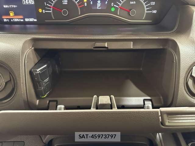 Honda N BOX 2021-03 8246047-25