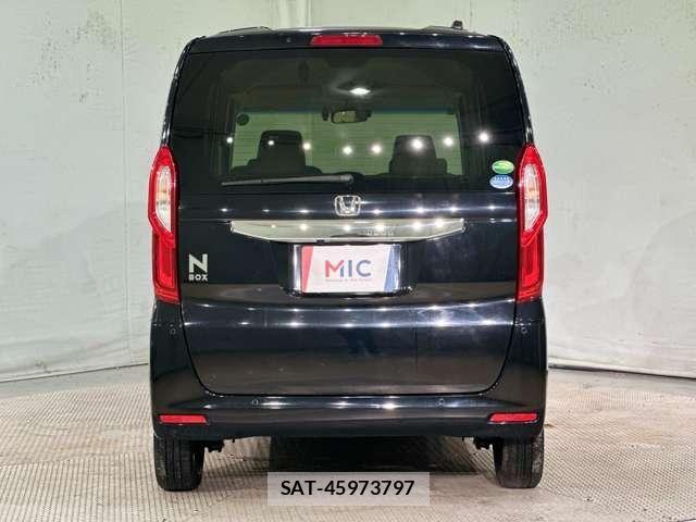Honda N BOX 2021-03 8246047-5
