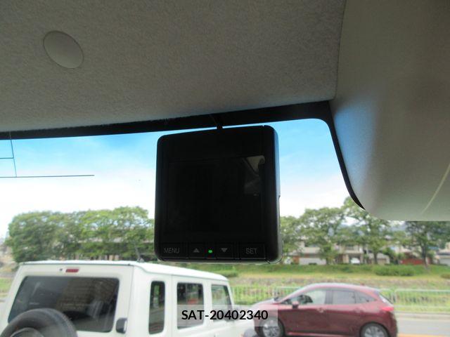 Honda N BOX 2021-12 8246044-10