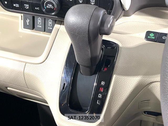 Honda N BOX 2019-06 8246050-19