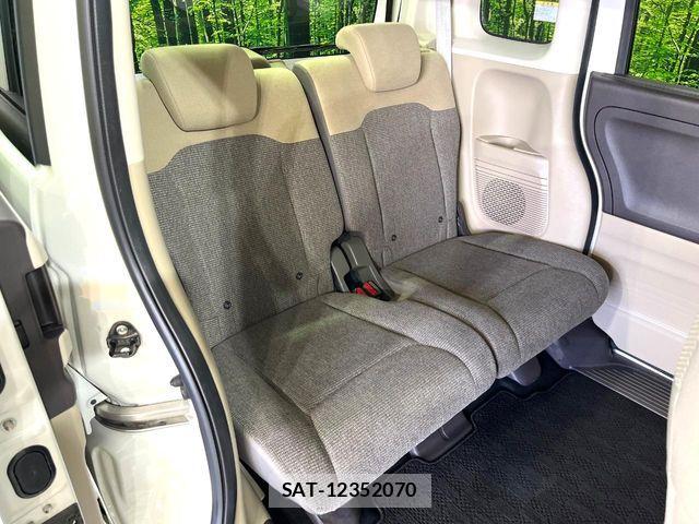 Honda N BOX 2019-06 8246050-7