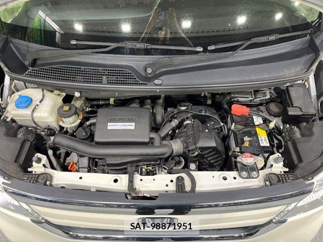 Honda N BOX 2018-05 8246046-17