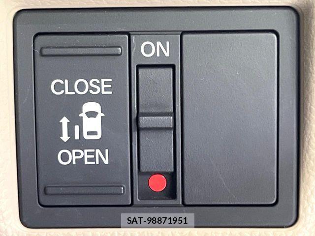 Honda N BOX 2018-05 8246046-5
