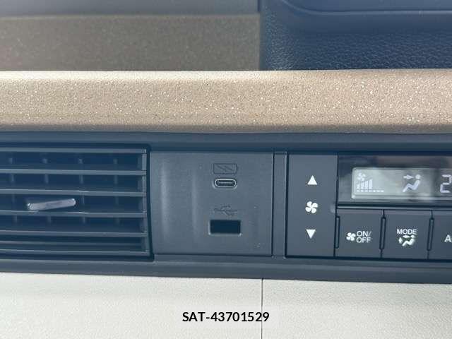 Honda N BOX 2026-06 8315682-17
