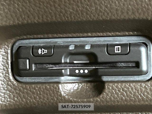 Honda N BOX 2023-01 8336957-6