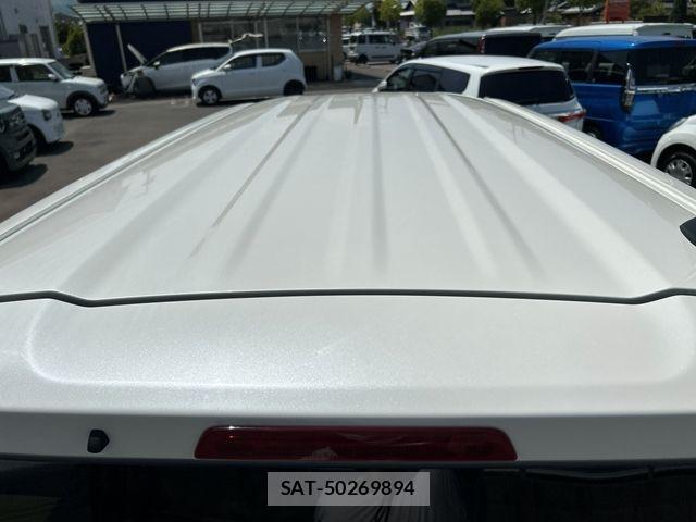 Honda N BOX 2018-02 8336982-11