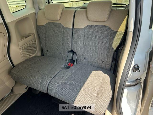 Honda N BOX 2018-02 8336982-17
