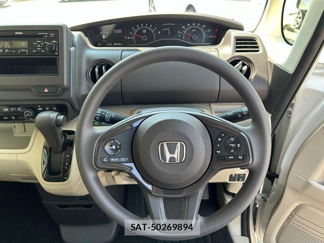 Honda N BOX 2018-02 8336982-23