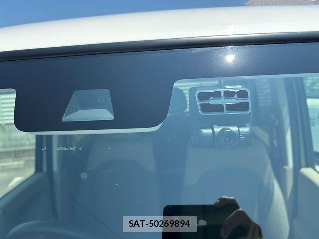 Honda N BOX 2018-02 8336982-24