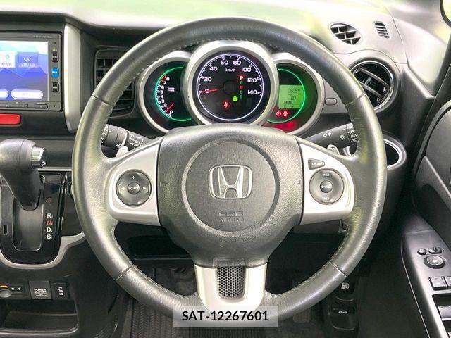 Honda N BOX 2017-04 8336978-10