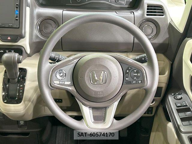 Honda N BOX 2017-11 8336973-10