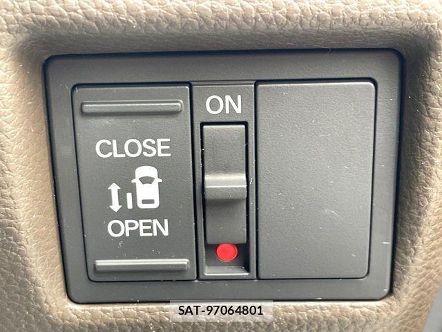 Honda N BOX 2023-07 8336951-2