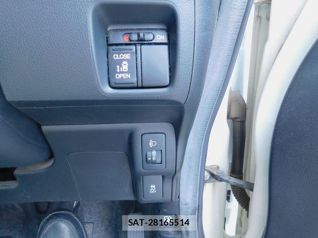 Honda N BOX 2014-03 8334982-18