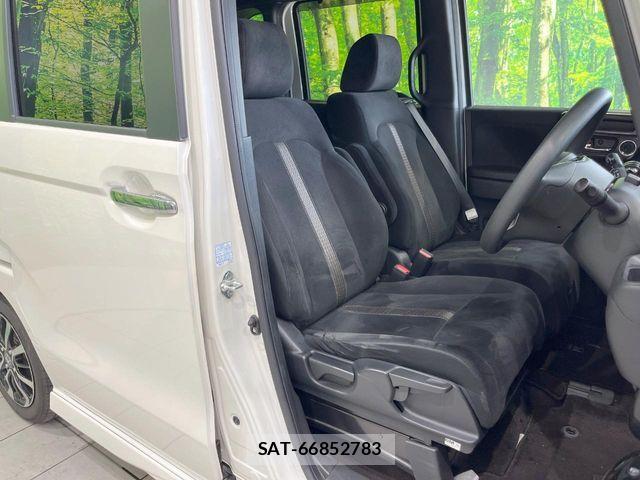Honda N BOX 2018-02 8336969-7