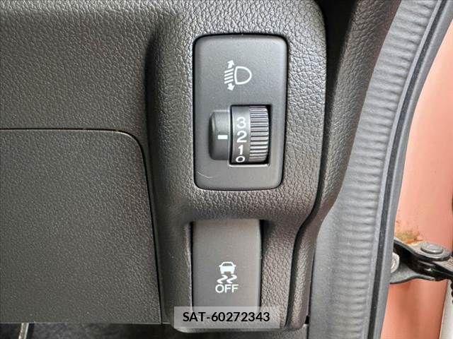 Honda N BOX 2017-04 8355111-28