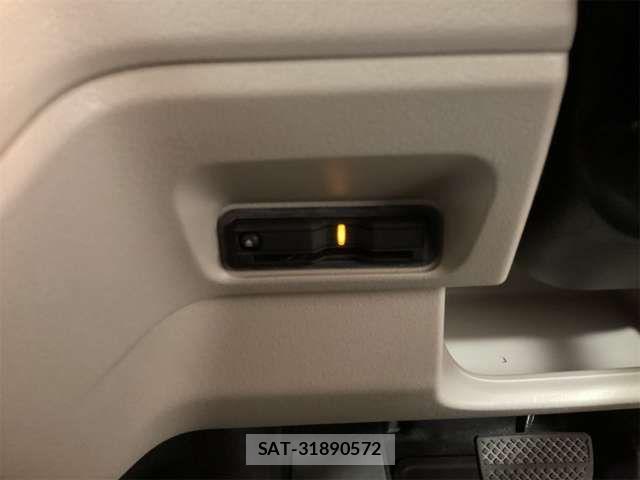 Honda N BOX 2023-10 8367317-10