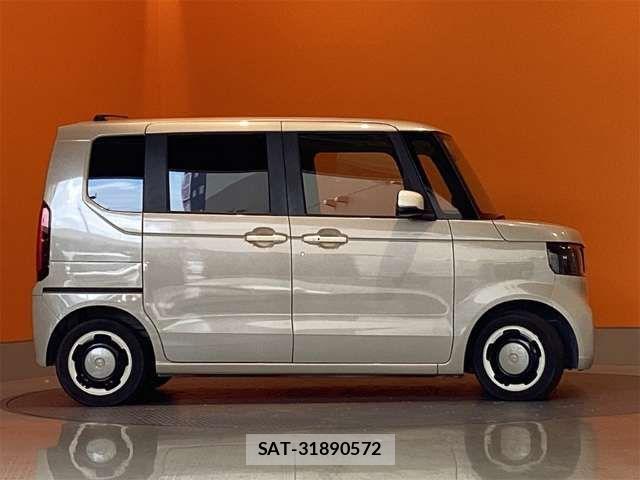 Honda N BOX 2023-10 8367317-16