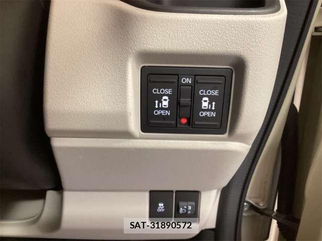 Honda N BOX 2023-10 8367317-6