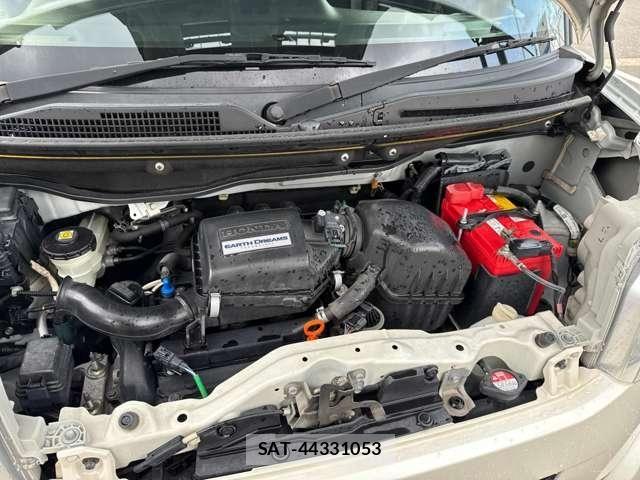 Honda N BOX 2017-06 8367438-10