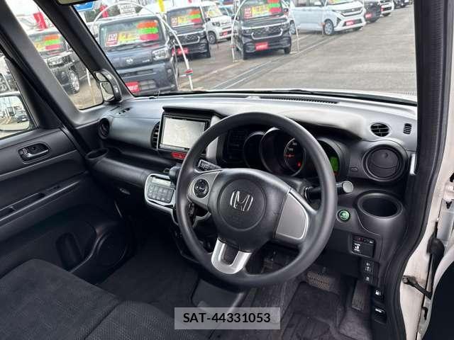 Honda N BOX 2017-06 8367438-11