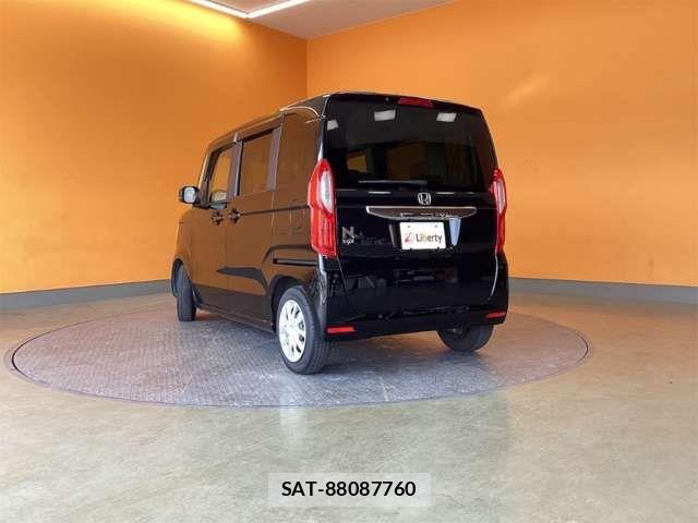 Honda N BOX 2022-06 8367348-14
