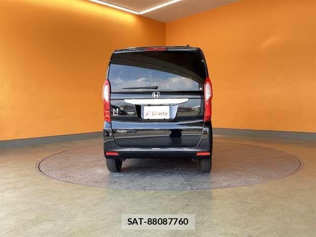 Honda N BOX 2022-06 8367348-17