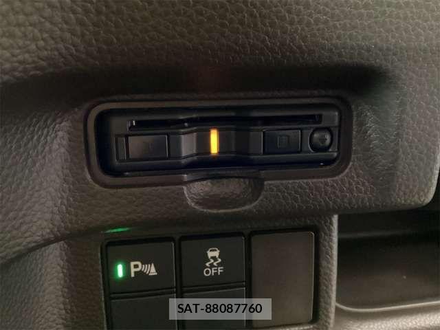 Honda N BOX 2022-06 8367348-8