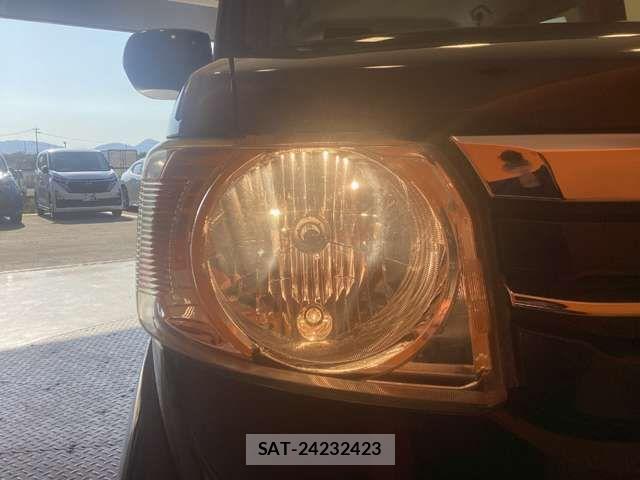 Honda N BOX 2017-06 8367427-10