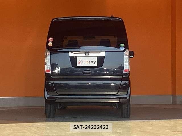 Honda N BOX 2017-06 8367427-8