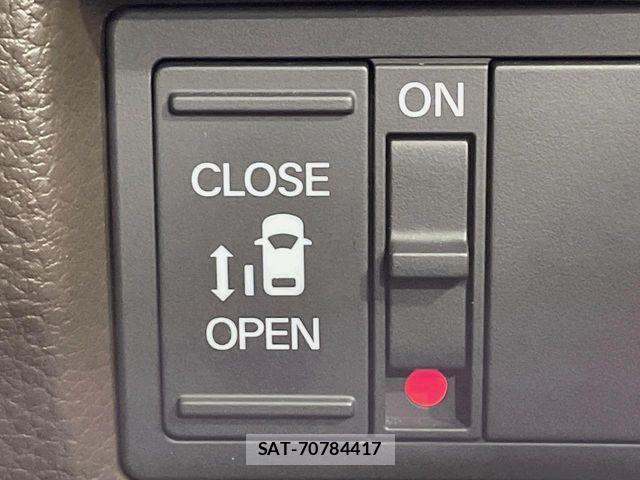 Honda N BOX 2023-06 8367352-2