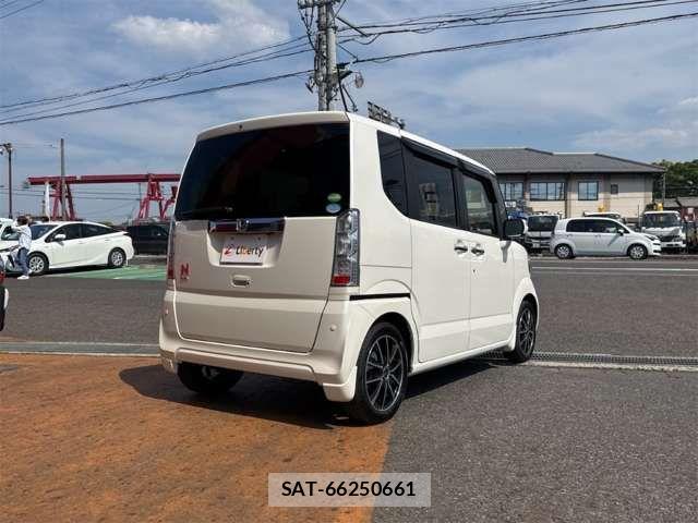 Honda N BOX 2017-06 8367412-11