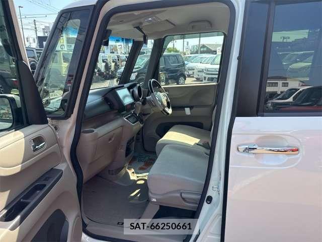 Honda N BOX 2017-06 8367412-17