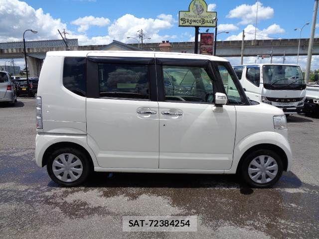 Honda N BOX 2016-06 8367458-15