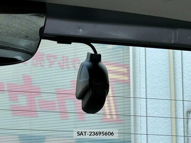 Honda N BOX 2022-03 8367383-16