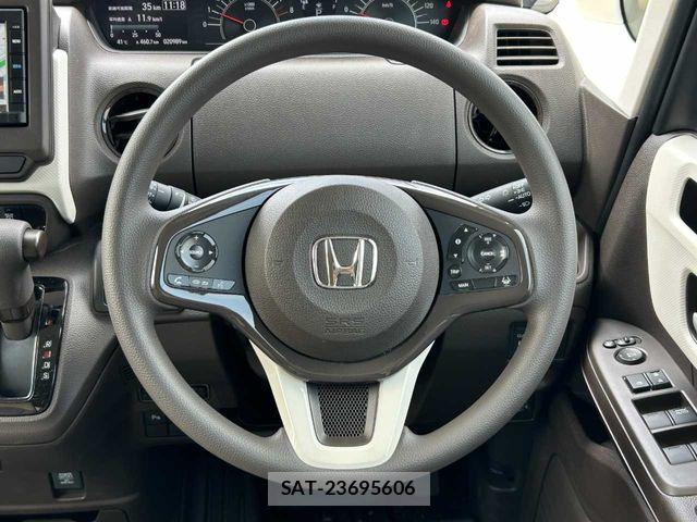Honda N BOX 2022-03 8367383-3